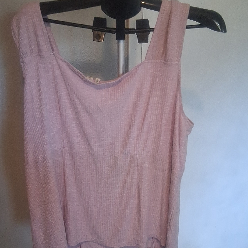 Chic Light Pink Tank Top with Front Knot – Size 22/24W - Picture 3 of 7
